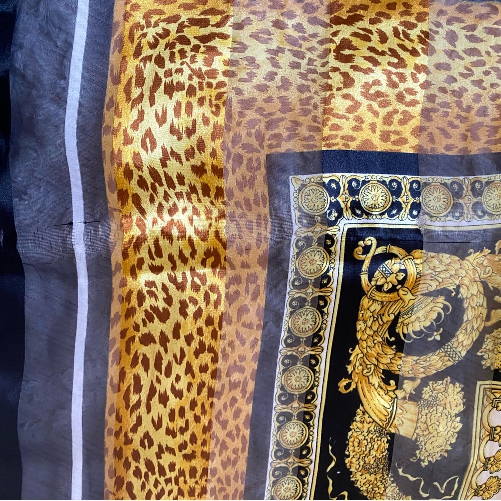 COPY - π BEAUTIFUL LEOPARD SCARF - Picture 11 of 16